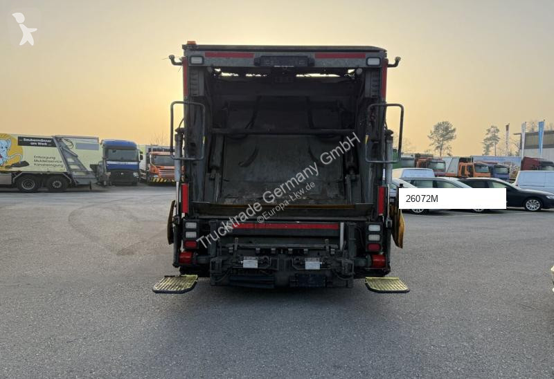 آلة لصيانة الطرق Scania 589 G440 LB
