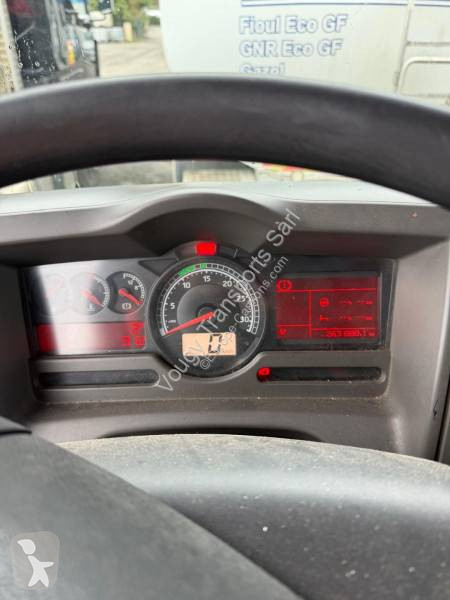 آلة لصيانة الطرق Renault