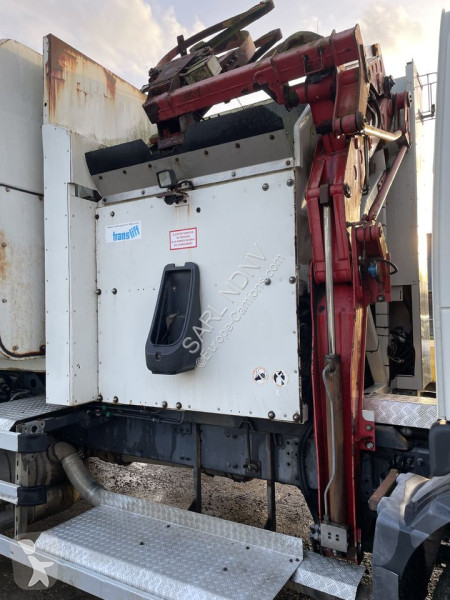 آلة لصيانة الطرق Volvo FM9 300