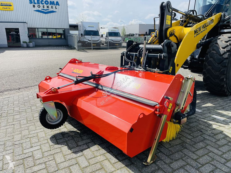 آلة لصيانة الطرق  K750-270 Veegmachine