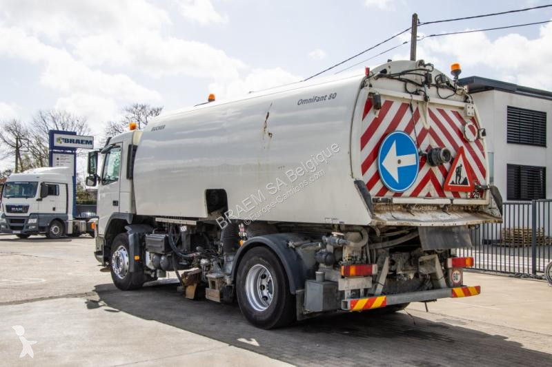 آلة لصيانة الطرق Volvo 340 - BUCHER SCHÖRLING 8000