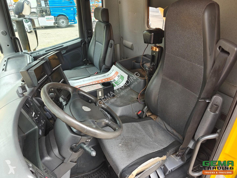 آلة لصيانة الطرق Scania P 230 B 4X2 Euro5 Day...