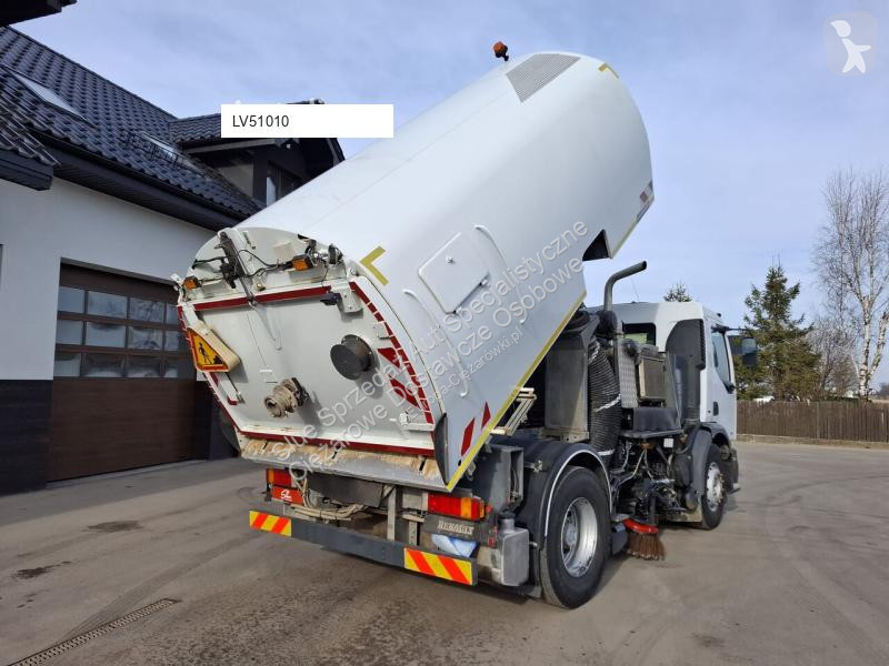 آلة لصيانة الطرق Renault 260