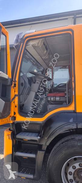 آلة لصيانة الطرق Iveco