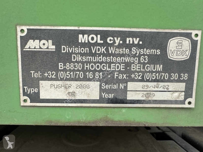 آلة لصيانة الطرق Volvo 300 - 6x2