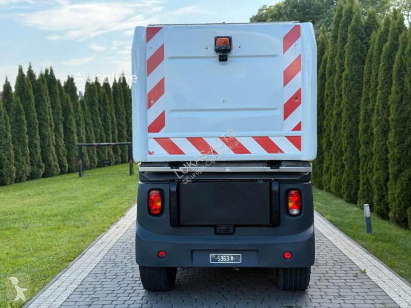 Veicolo per la pulizia delle strade Mathieu...