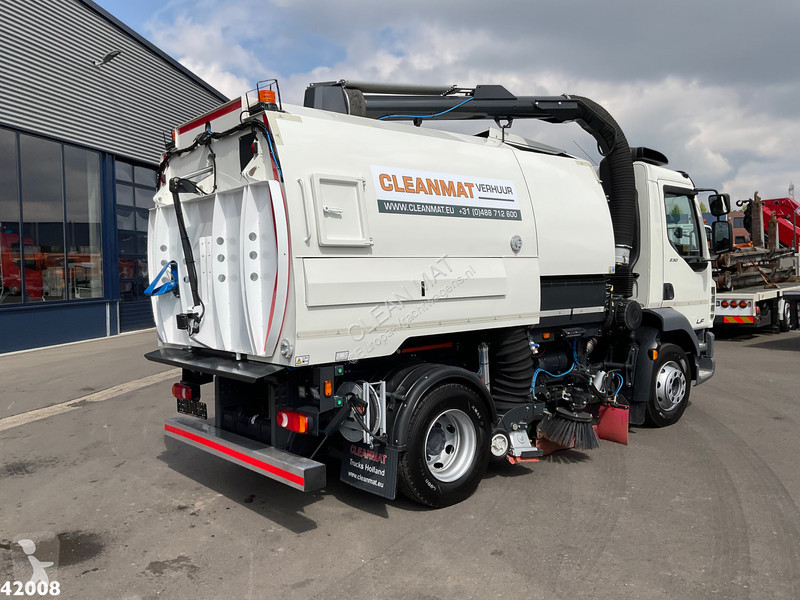 آلة لصيانة الطرق DAF FA  230 Johnston VT 650
