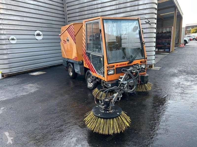آلة لصيانة الطرق Rolba  K1500 CITY CAT