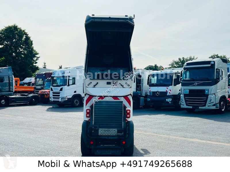 Engin de voirie  Mathieu Azura Flex MC210...