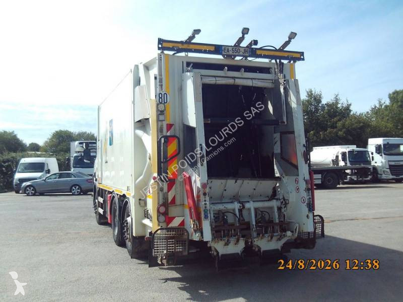Engin de voirie Scania