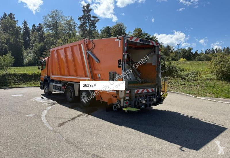 Vehículo de limpieza viaria Mercedes 602 1833