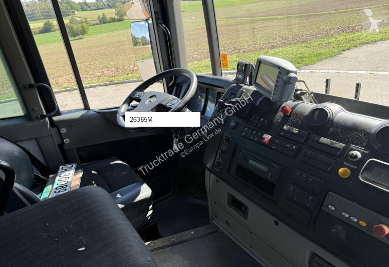 Vehículo de limpieza viaria Mercedes 2635