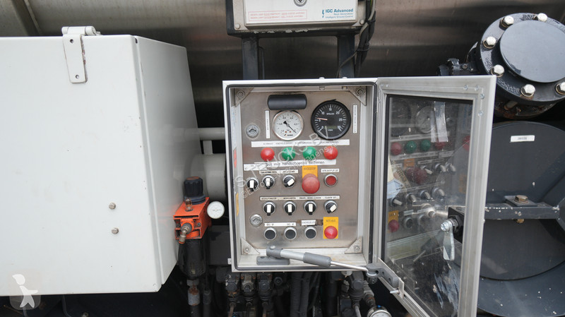 Silniční stroje Mercedes AXOR 2728 6x2 vacuum...