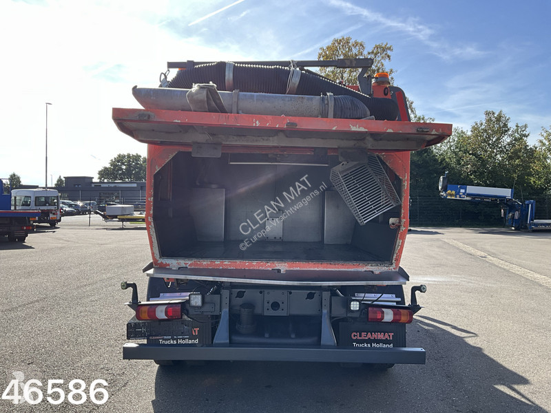 Útfenntartó-és-karbantartógép Mercedes 1321...