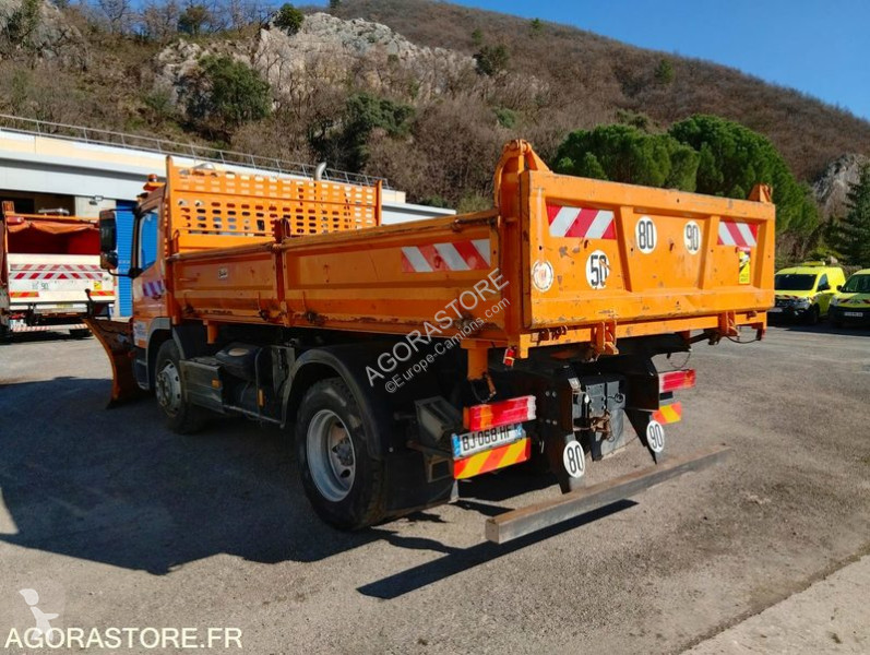 Engin de voirie Mercedes