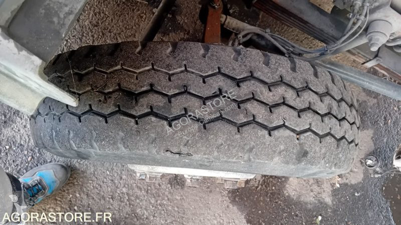 Útfenntartó-és-karbantartógép Iveco 100E18