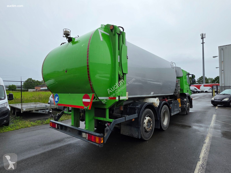 Vehículo de limpieza viaria Iveco 2y3c