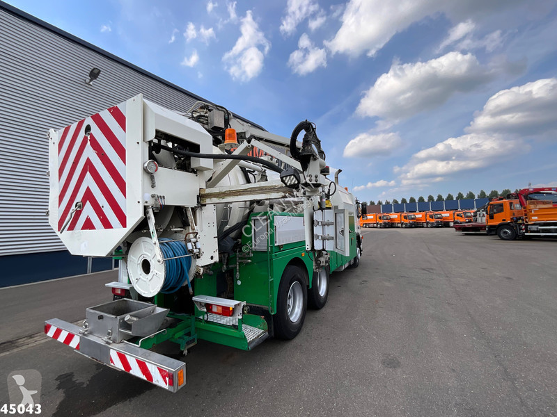 Engin de voirie Volvo 340 6x4 7m³ Combi...
