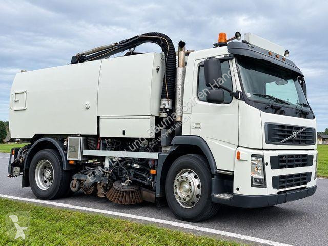 Коммунальная техника  Volvo FM 9 4X2 KEHRMASCHINE