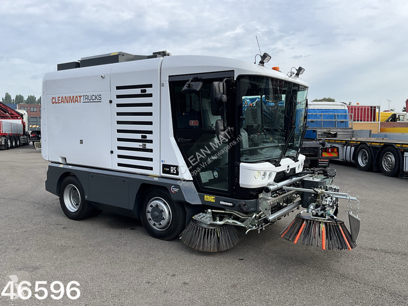 Gemeentevoertuig Ravo 540 Euro 6 with 3-rd brush