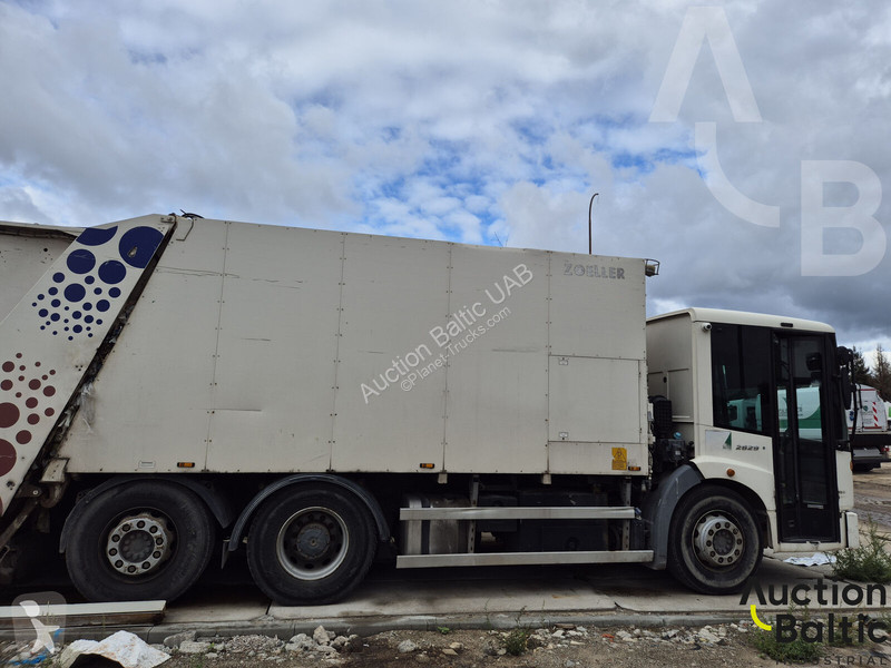 Engin de voirie Mercedes ECONIC