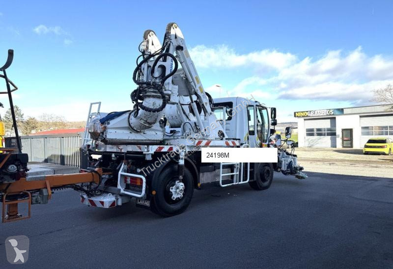 Engin de voirie Mercedes U400