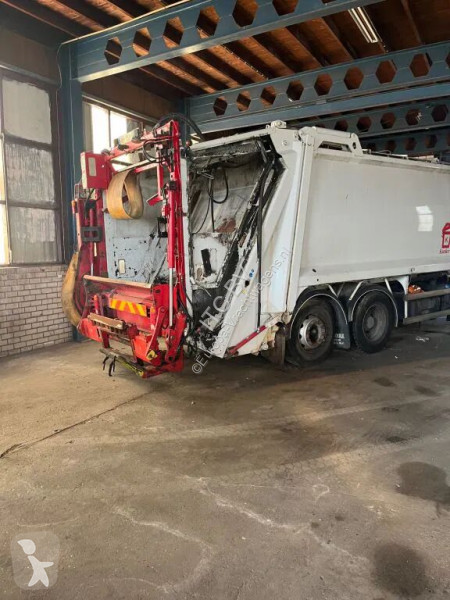 Engin de voirie Renault 280 280 dxi