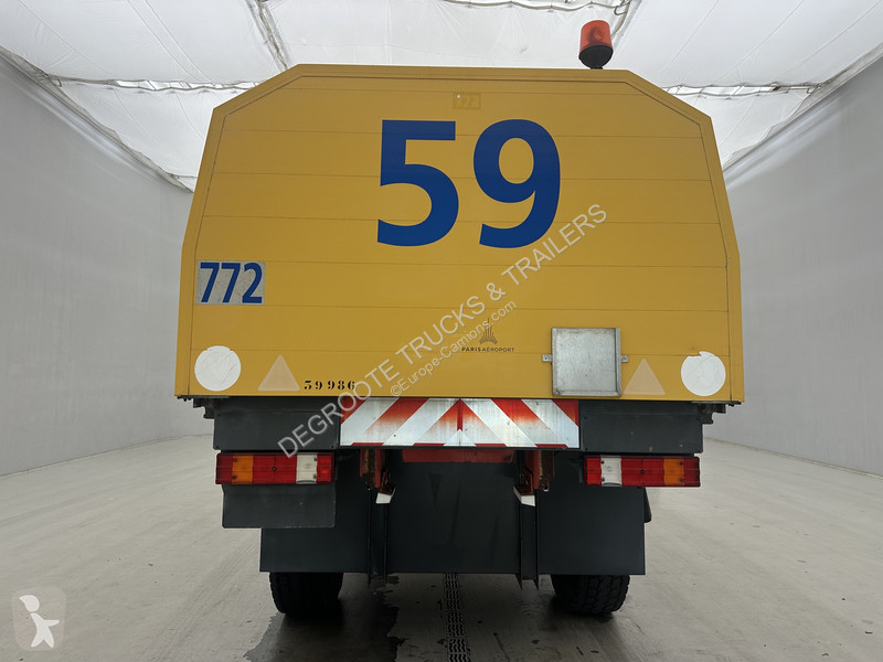 Mercedes 2031 - 4x4 sneeuwruimer road network...