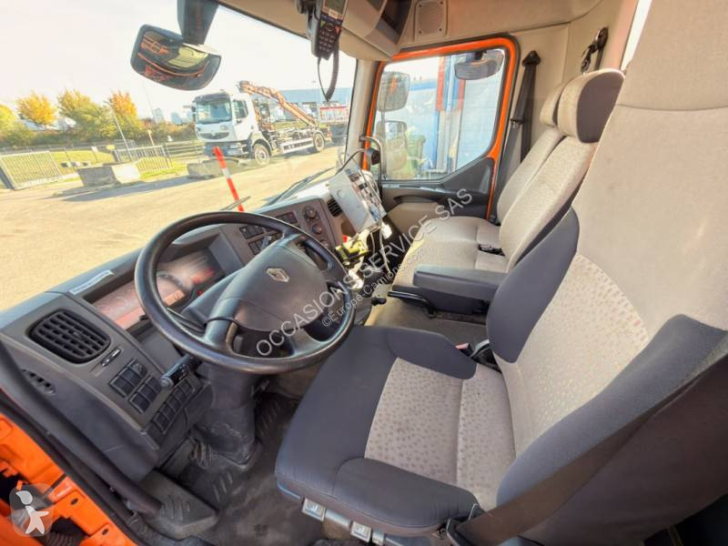 آلة لصيانة الطرق Renault 220.12 DXI