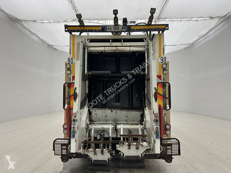 آلة لصيانة الطرق Scania 360 - 6x2