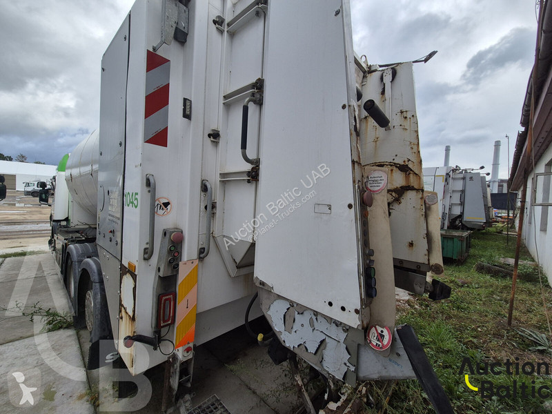 آلة لصيانة الطرق Scania 280