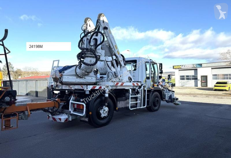 Mercedes Unimog U400 4x4 road network trucks