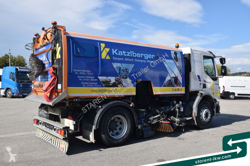 آلة لصيانة الطرق Volvo 240 Lorenz Kehrmaschine...