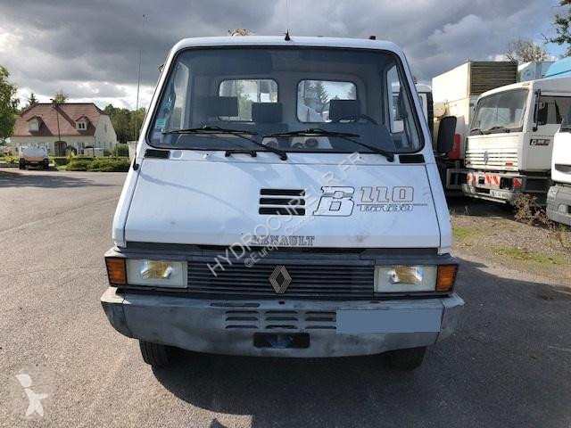 آلة لصيانة الطرق Renault B110