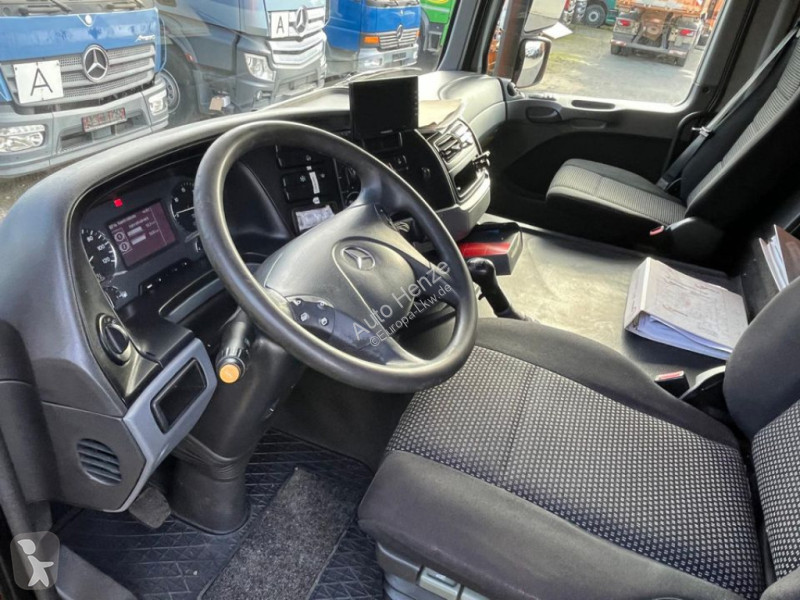 Útfenntartó-és-karbantartógép Mercedes Actros...