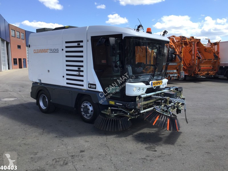 Vägmaskiner Ravo 5-SERIES 580 with 3-rd brush