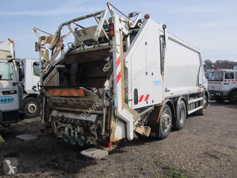 Utilaje pentru drumuri Mercedes 2533