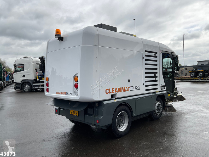Vägmaskiner Ravo 540 STH Euro 6 with 3-rd brush