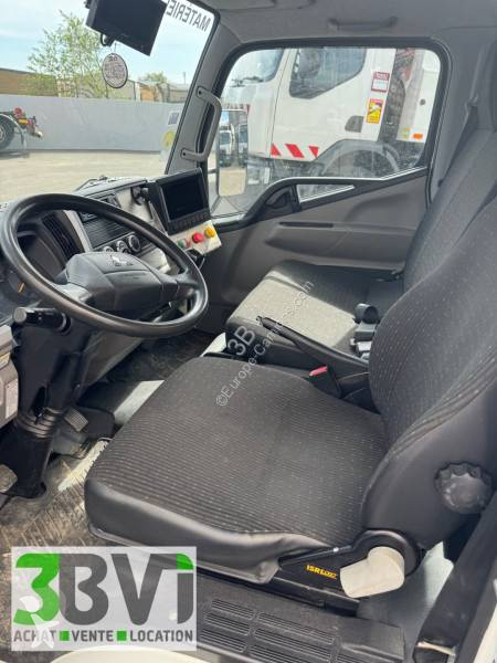 Silniční stroje Mitsubishi Fuso