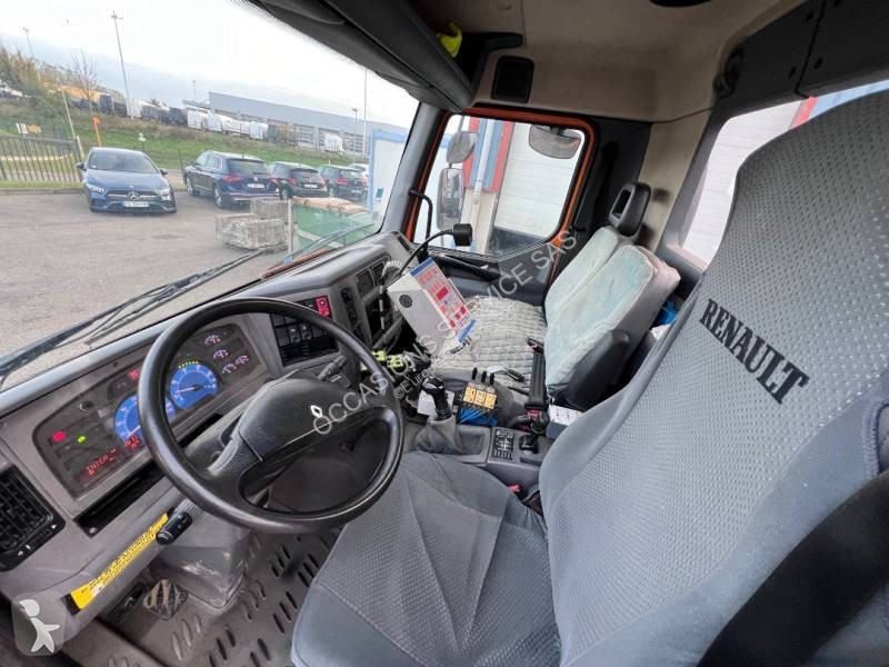 Engin de voirie Renault