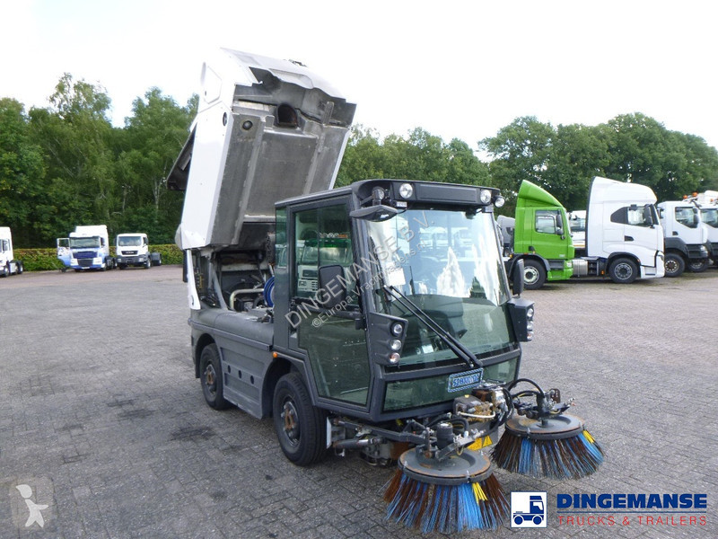Gemeentevoertuig Schmidt street sweeper