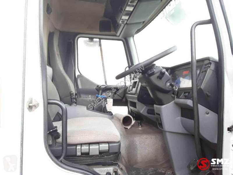 Engin de voirie Renault 220