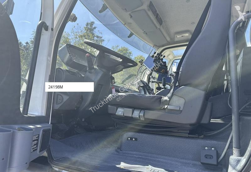 Silniční stroje Mercedes U400