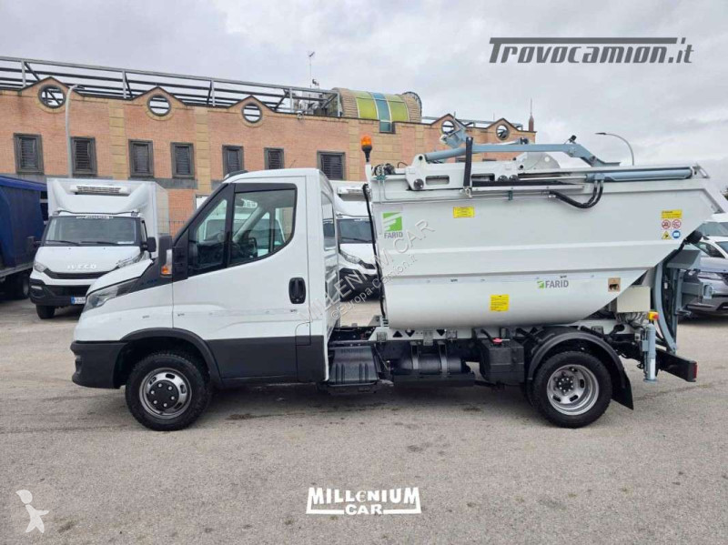 Veicolo per la pulizia delle strade Iveco 35-14...