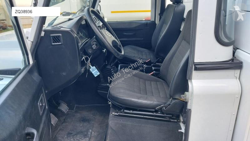 Utilaje pentru drumuri Land Rover RIVARD Bora