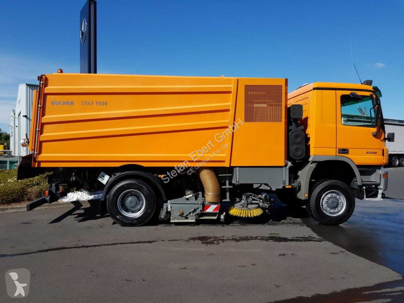 Vägmaskiner Mercedes 2032 A 4x4 Bucher STKF...