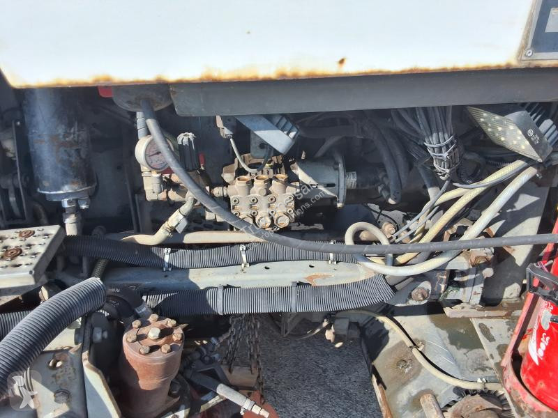 Engin de voirie Renault 220 DCI