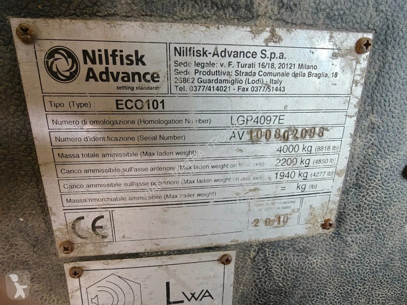 Veículo de limpeza / sanitário de estrada...