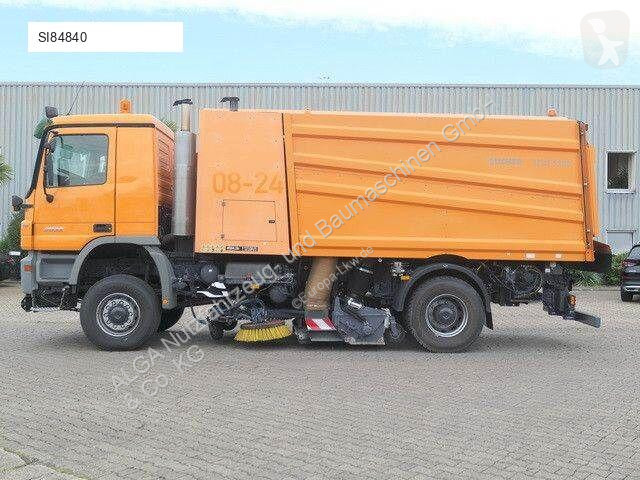 Silniční stroje Mercedes 2032 A 4x4, Bucher...