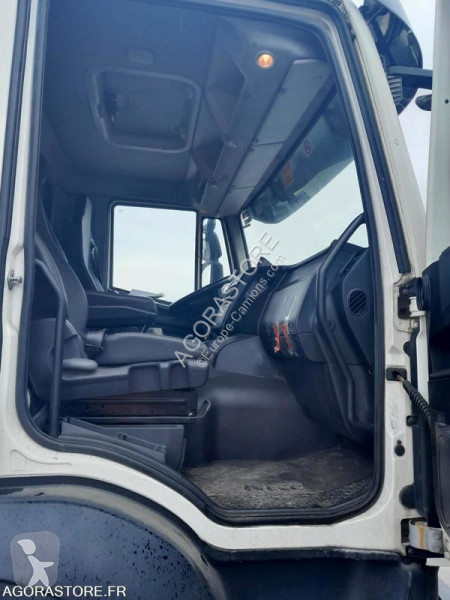 Vägmaskiner Iveco 260S27